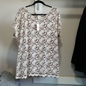 NWT Dressbarn lace top.